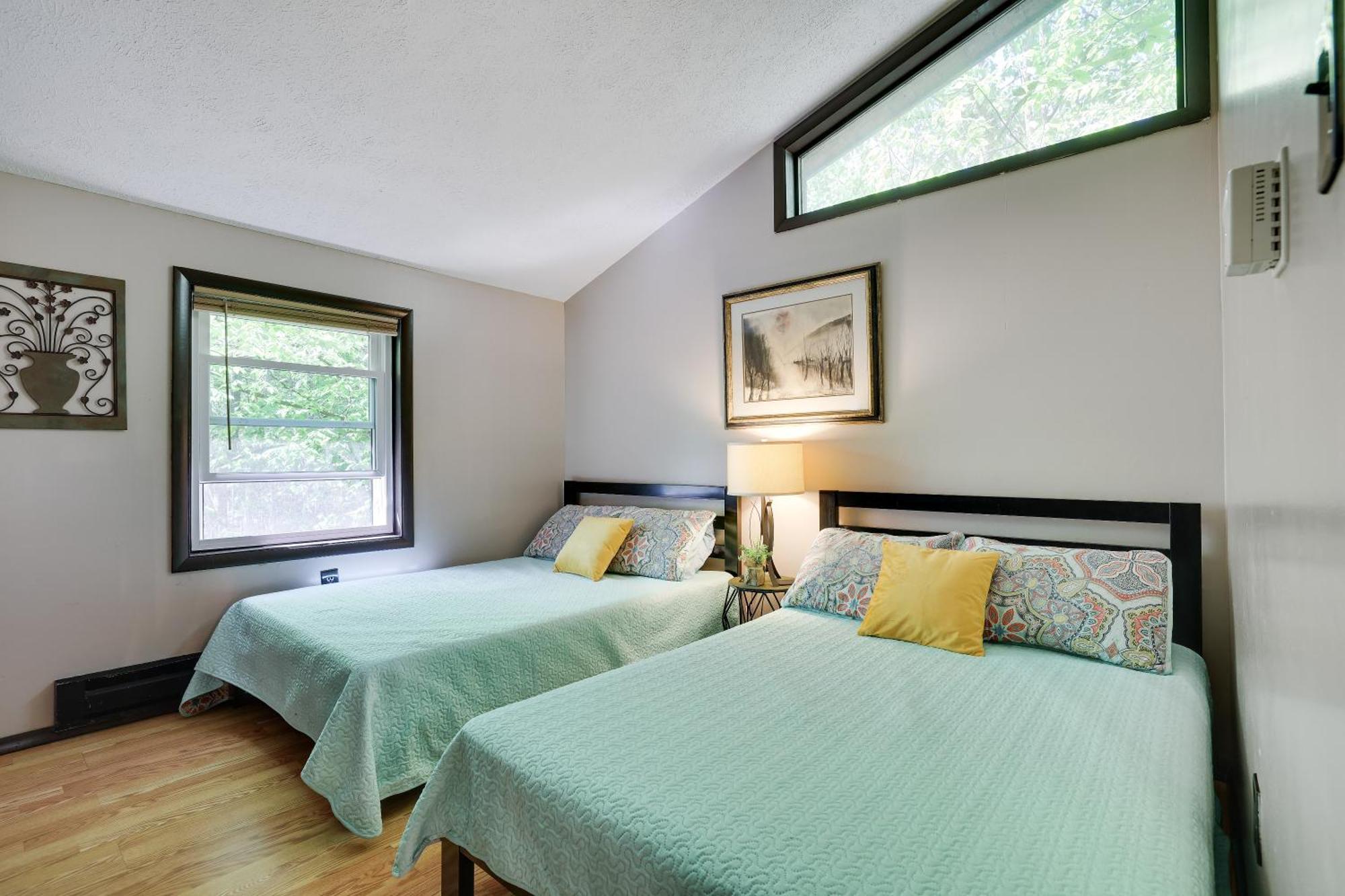 Chalet Renovated Near Casino, Camelback , Kalahari 4Bdrms Firepit Hot Tub Game Room Tobyhanna Buitenkant foto