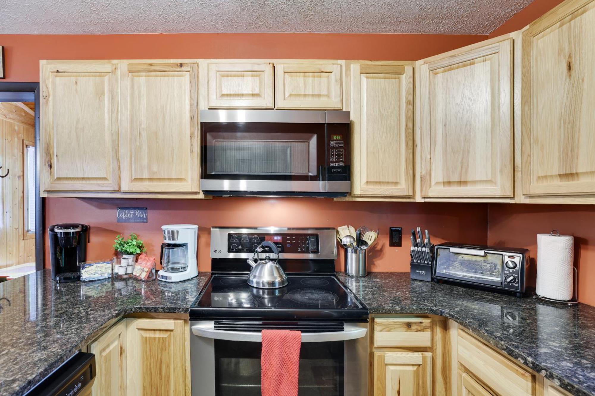 Chalet Renovated Near Casino, Camelback , Kalahari 4Bdrms Firepit Hot Tub Game Room Tobyhanna Buitenkant foto